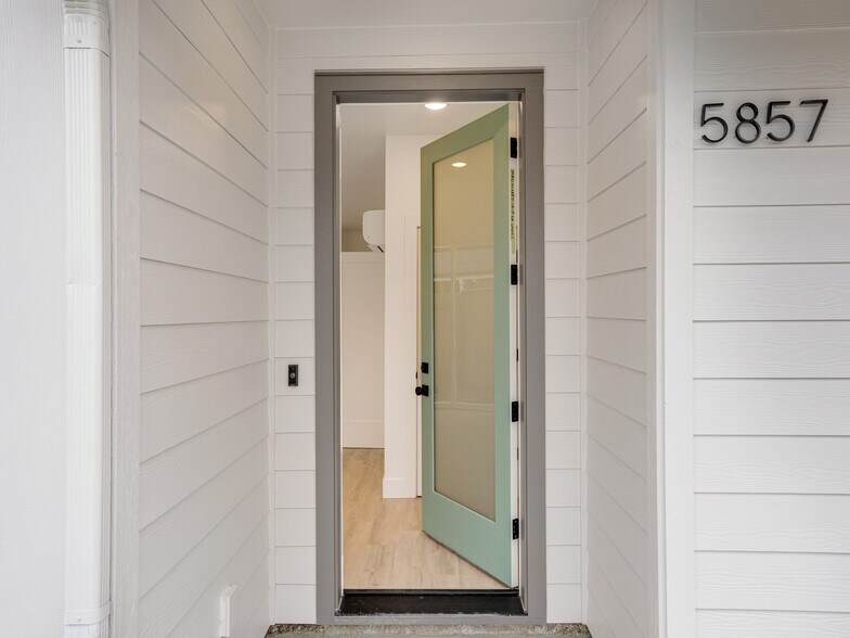 5855 Prescott St, Portland, OR à vendre - Photo du bâtiment - Image 3 de 12