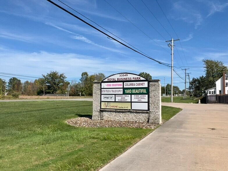 33549 E Royalton Rd, Columbia Station, OH à vendre - Photo du bâtiment - Image 3 de 3