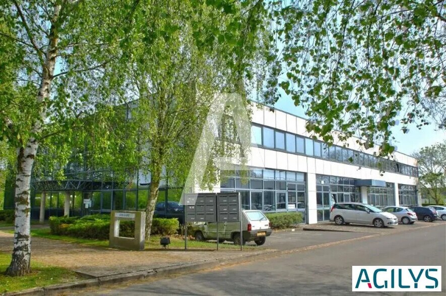 Flex dans Saclay à louer - Photo du bâtiment - Image 1 de 10