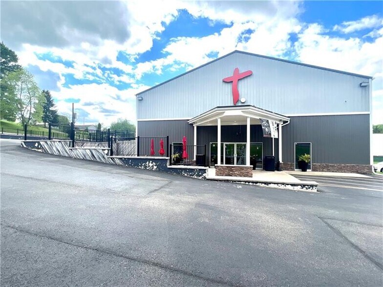 550 W George St, Carmichaels, PA à vendre - Photo du bâtiment - Image 2 de 50