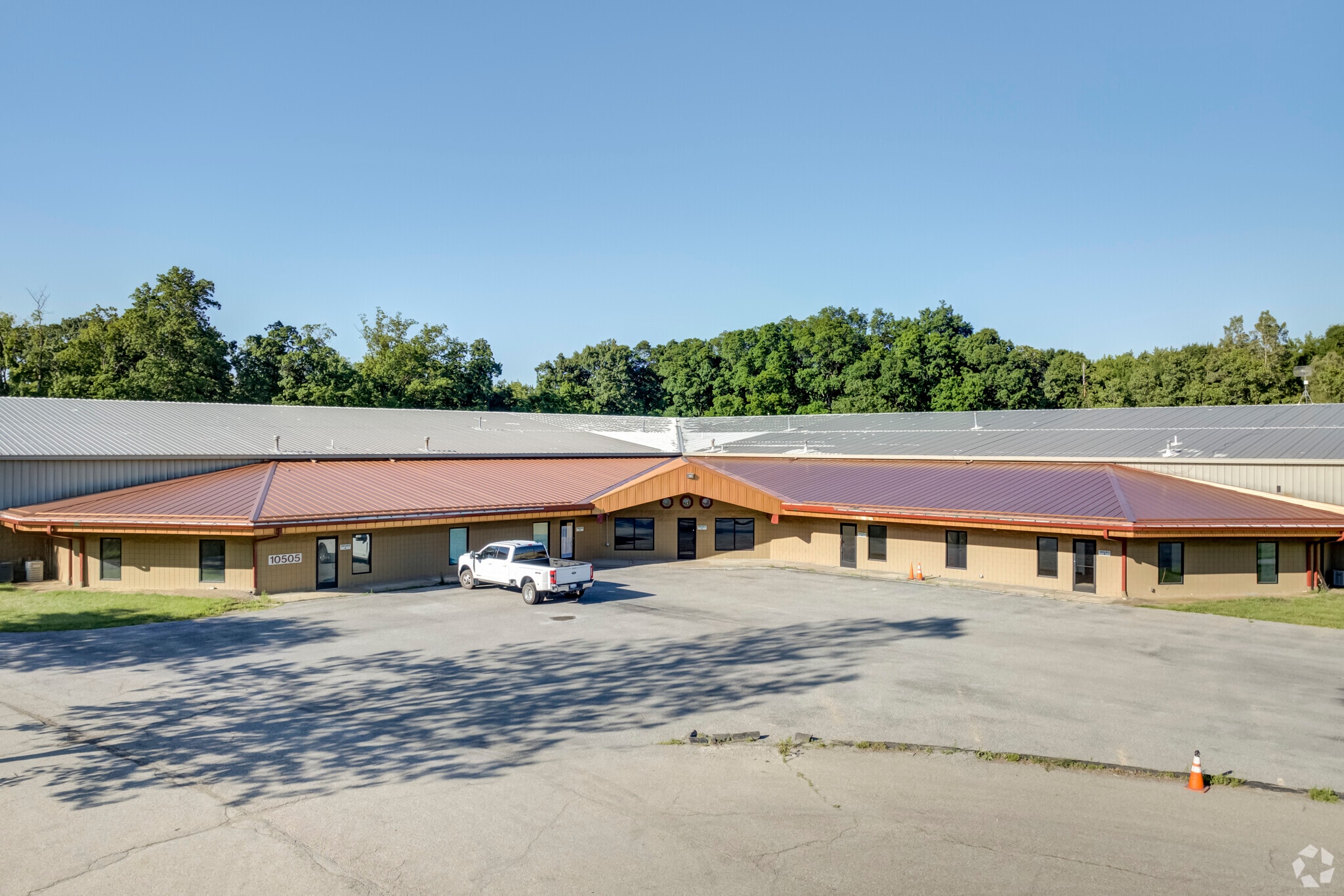 10505 Plaza Dr, Whitmore Lake, MI for lease Primary Photo- Image 1 of 13