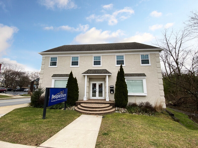 350 E Market St, West Chester, PA for lease - Building Photo - Image 1 of 6