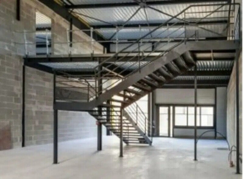 Local d'activités dans Groslay à vendre - Photo du bâtiment - Image 2 de 8