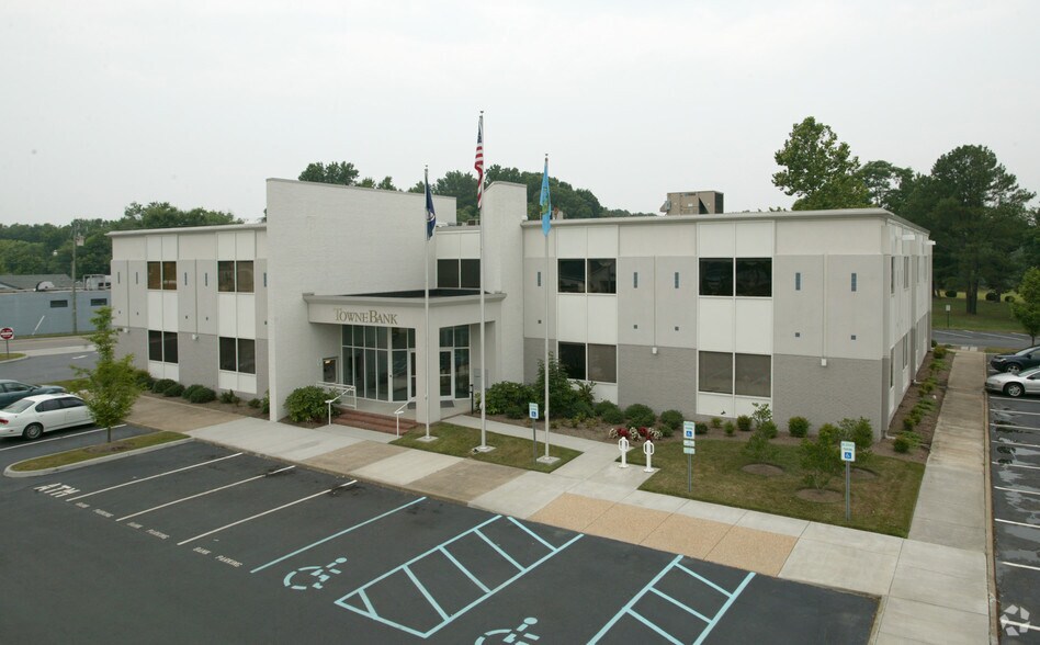 6515 George Washington Mem Hwy, Yorktown, VA for lease - Building Photo - Image 2 of 11