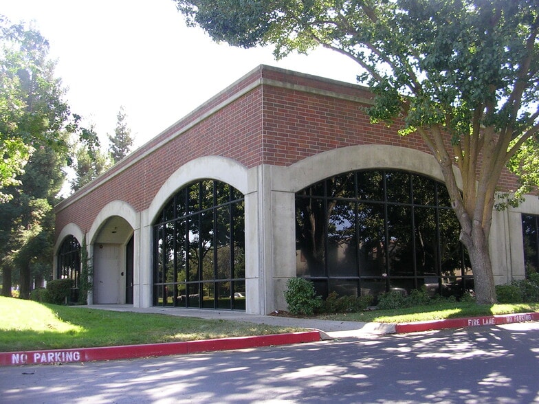 9412 Big Horn Blvd, Elk Grove, CA for lease - Building Photo - Image 2 of 2