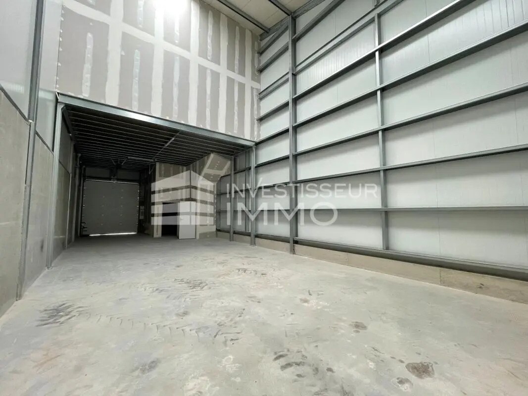 Local d'activités dans Brie-Comte-Robert à vendre Photo intérieure- Image 1 de 4