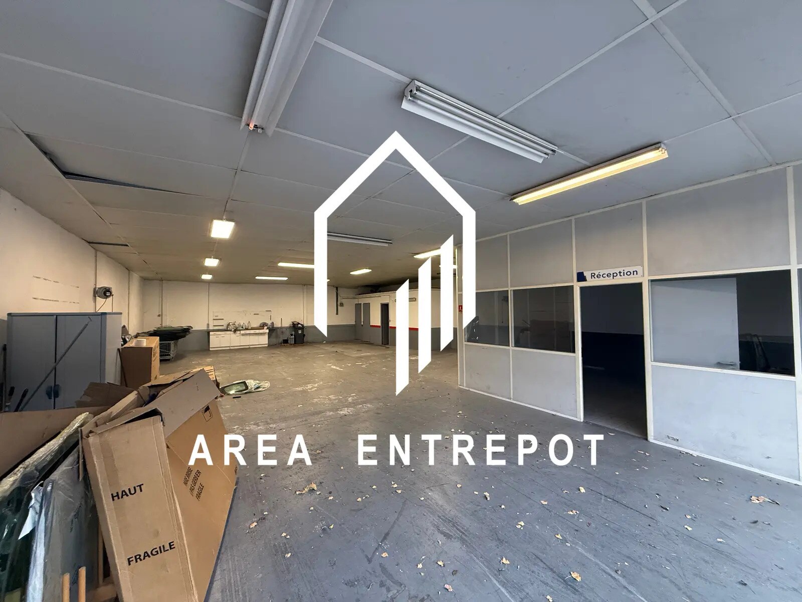 Flex in Gémenos for lease Interior Photo- Image 1 of 8