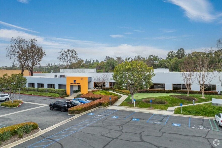 1071 Camelback St, Newport Beach, CA à louer - Photo du bâtiment - Image 3 de 5