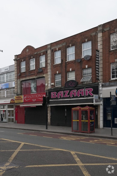 34-36 The Broadway, Southall à louer - Photo principale - Image 1 de 4
