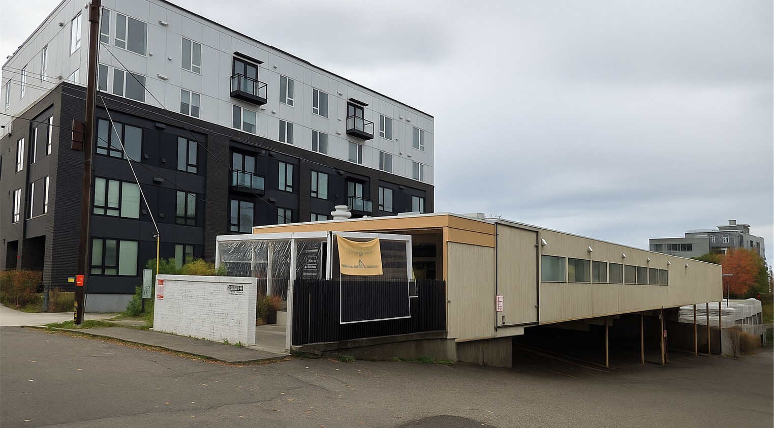 8537 Phinney Ave N, Seattle, WA for lease Primary Photo- Image 1 of 2