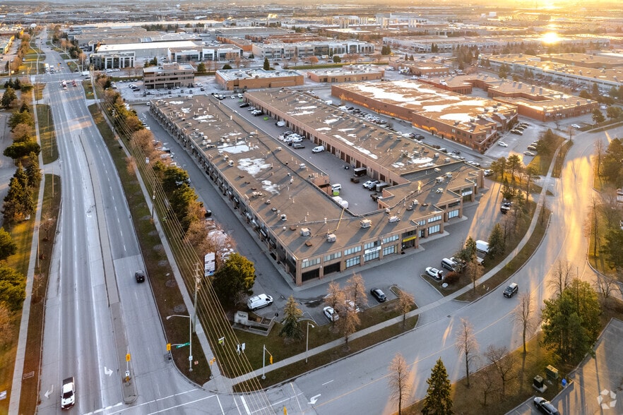 665 Millway Ave, Vaughan, ON à vendre - Aérien - Image 3 de 3