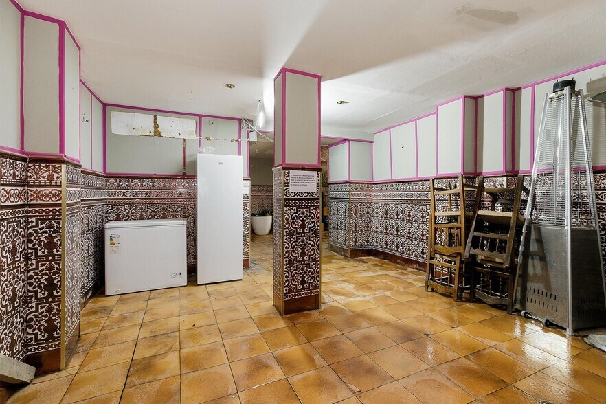 Plaza Campo del Príncipe, 19, Granada, Granada for sale - Building Photo - Image 2 of 19