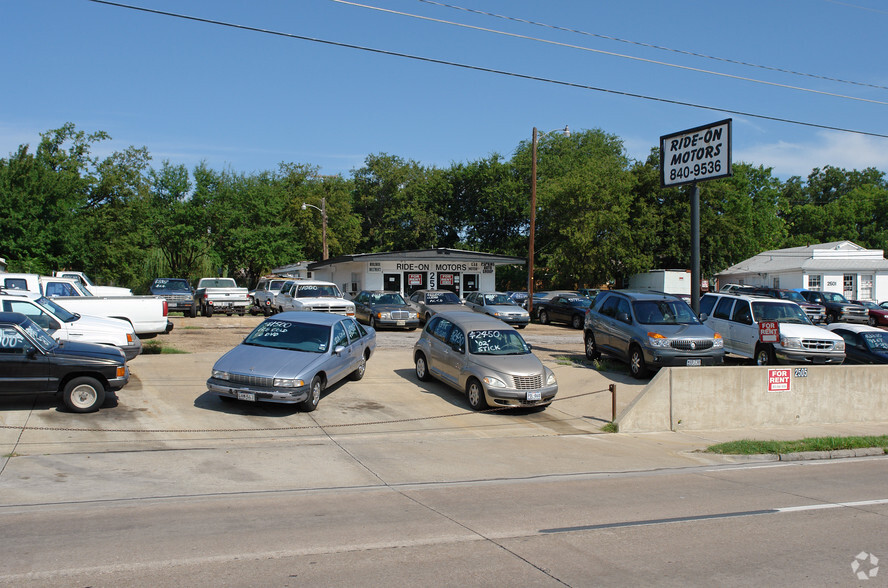 2505 S Garland Ave, Garland, TX à vendre - Photo du bâtiment - Image 1 de 1