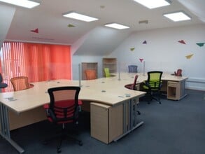 29 Steadfold Ln, Stamford for lease Interior Photo- Image 1 of 5