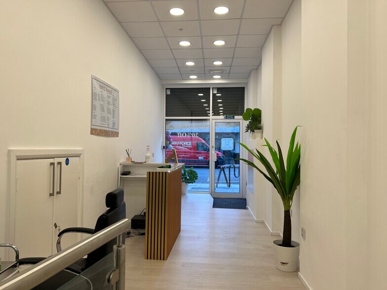 51 Chalk Farm Rd, Londres à vendre - Photo intérieure - Image 3 de 8