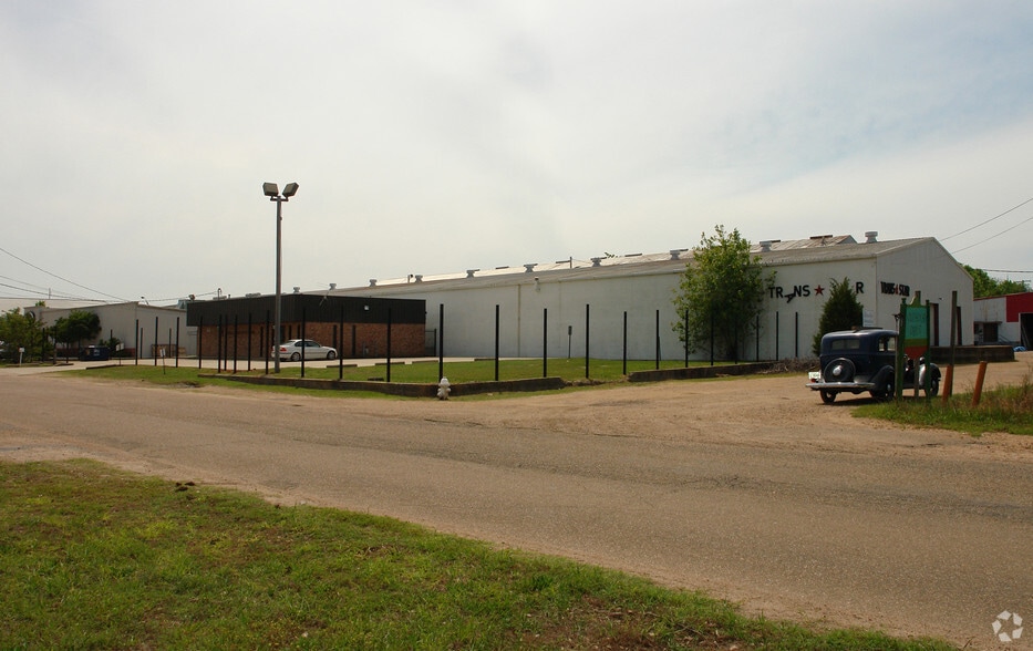 1060 High St, Jackson, MS à vendre - Photo du bâtiment - Image 2 de 3