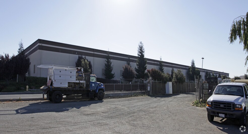 303 Green Island Rd, American Canyon, CA à louer - Photo du bâtiment - Image 2 de 5