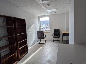 633 Napoleon St, Johnstown, PA for lease Interior Photo- Image 2 of 2