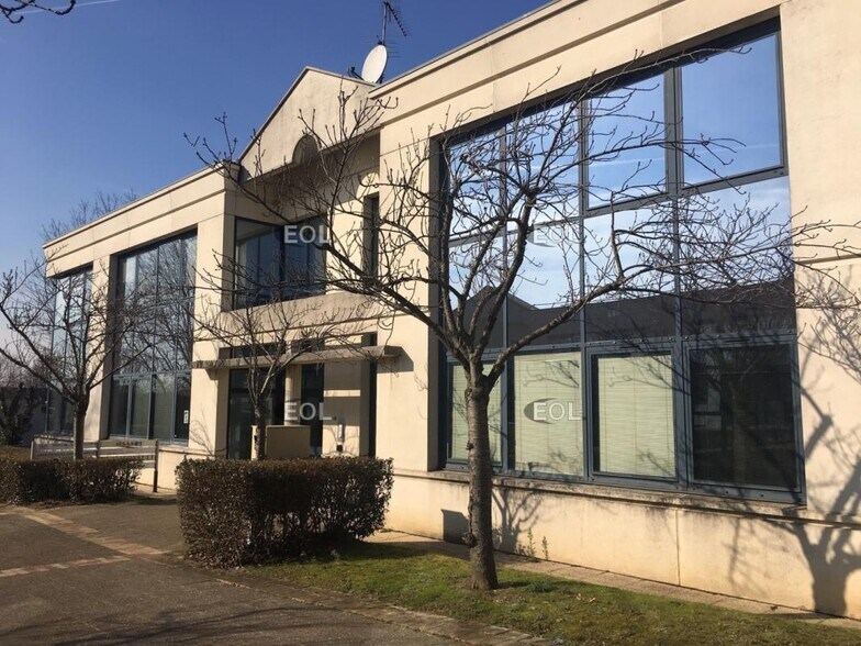 Bureau dans Créteil à louer - Photo du bâtiment - Image 1 de 6