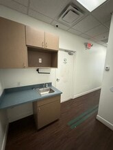 111 W Pineloch Ave, Orlando, FL à louer Photo intérieure- Image 2 de 4