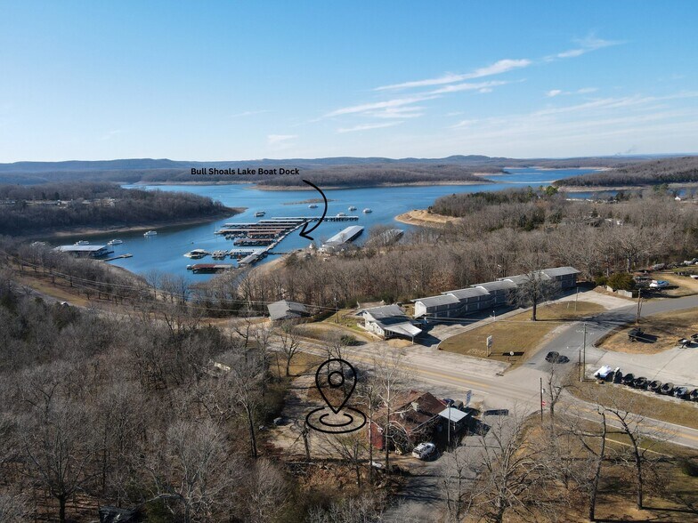 1603 Central Blvd, Bull Shoals, AR à vendre - Photo du bâtiment - Image 2 de 29