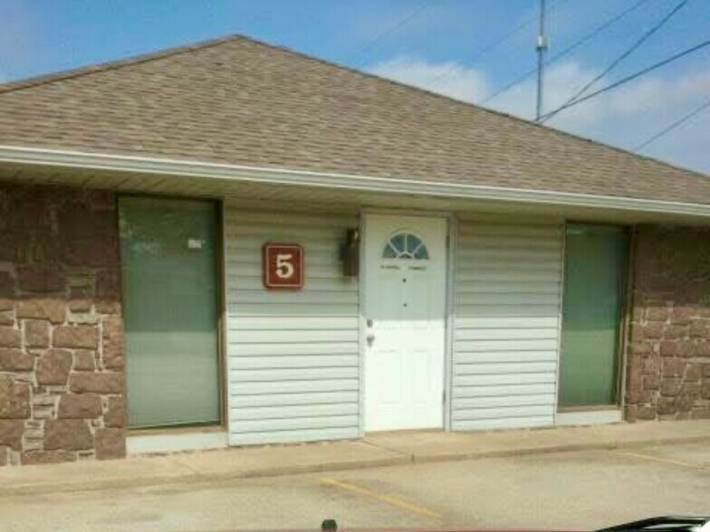 8801 S Olie Ave, Oklahoma City, OK à louer - Photo du bâtiment - Image 2 de 9