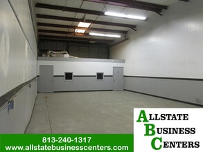 13215 N Nebraska Ave, Tampa, FL à louer Photo intérieure- Image 1 de 6