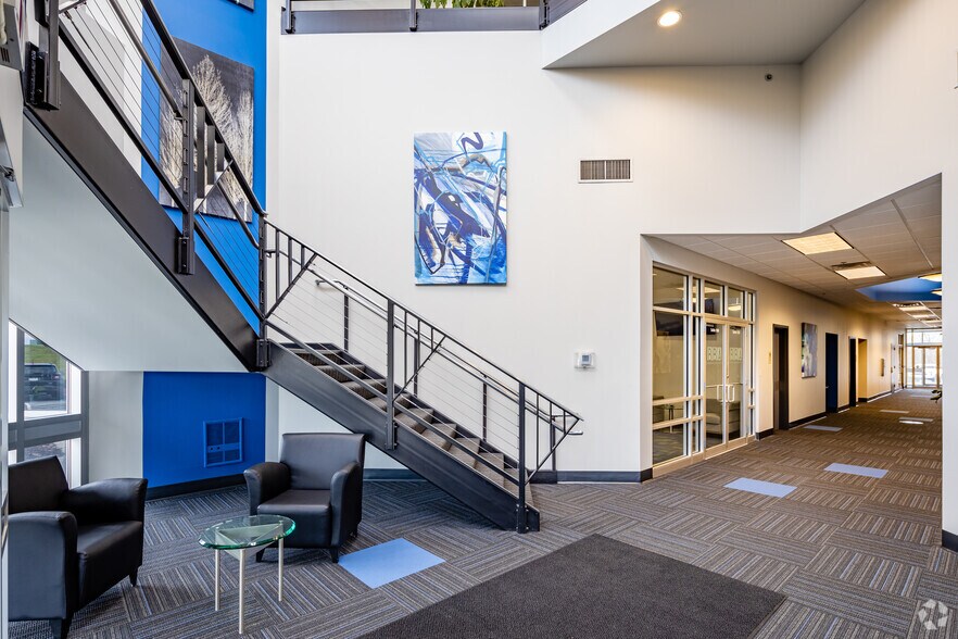 333 Technology Dr, Canonsburg, PA à louer - Hall d’entrée - Image 2 de 25
