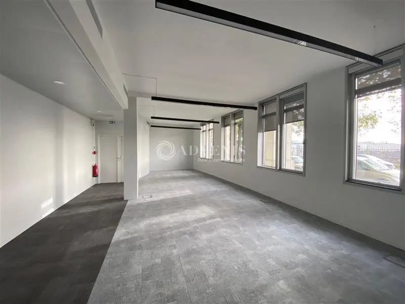 Office in Charenton-le-Pont for lease Building Photo- Image 1 of 5