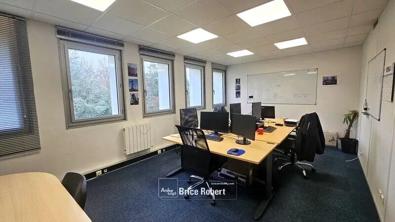 Bureau dans Écully à louer - Photo du bâtiment - Image 3 de 3