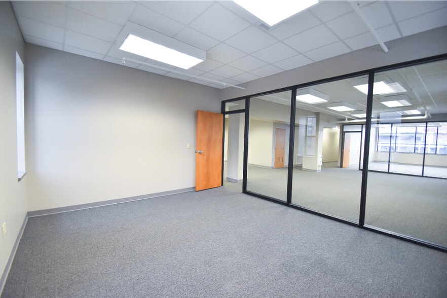 57 Canal St, Lockport, NY for lease - Interior Photo - Image 3 of 15