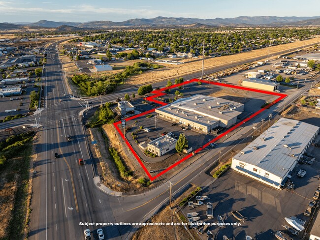 More details for 7338 Crater Lake Hwy, White City, OR - Retail for Sale