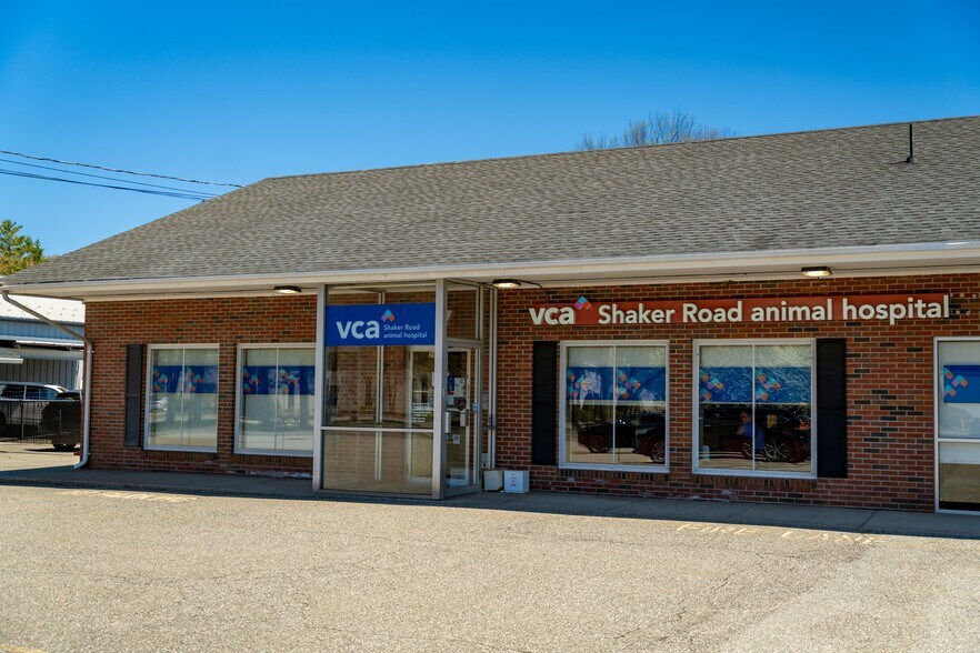 108 Shaker Rd, East Longmeadow, MA à vendre - Photo du bâtiment - Image 1 de 9