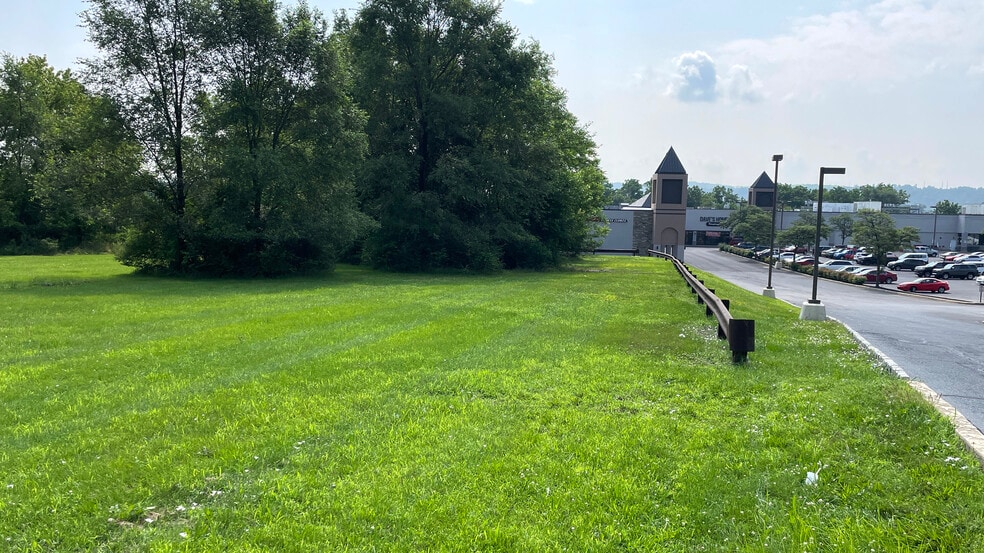 2920 Easton Ave, Bethlehem, PA à louer - Photo du bâtiment - Image 1 de 2