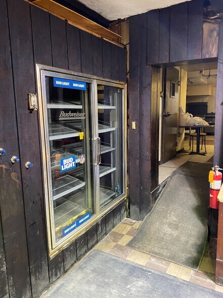 128 S Main St, Spring Grove, PA à louer - Photo du bâtiment - Image 3 de 13