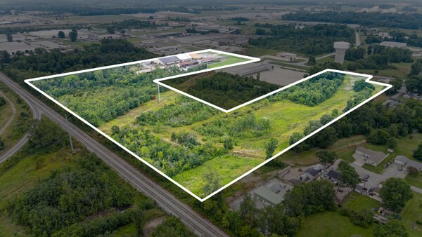 2395 Saint Johns Rd, Lima, OH à vendre - Photo du bâtiment - Image 2 de 20