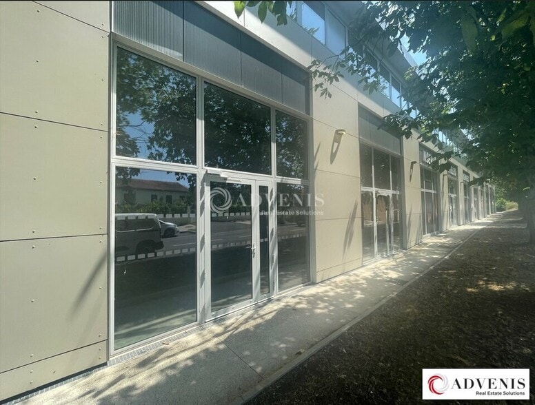 1 Avenue De Bordeaux, Carbon-Blanc for sale - Building Photo - Image 3 of 3