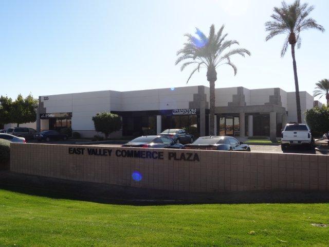 325-375 E Elliot Rd, Chandler, AZ à louer - Photo du bâtiment - Image 1 de 7