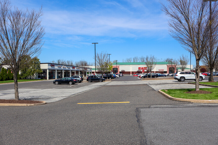 3015 W Emmaus Ave, Allentown, PA for lease - Building Photo - Image 1 of 18