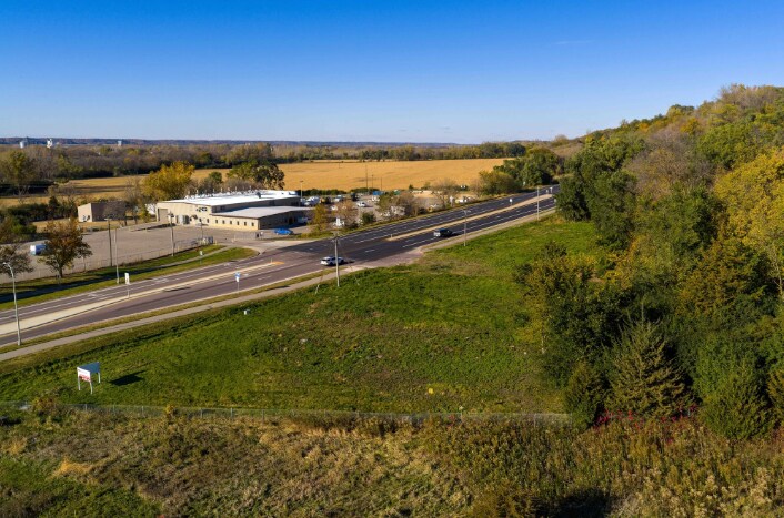 2401 N. Riverfront Dr., Mankato, MN à vendre - Photo du bâtiment - Image 3 de 15