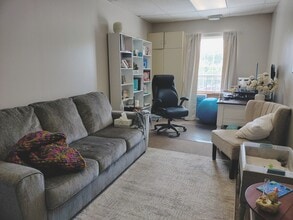 473 Dunham Rd, St Charles, IL for lease Interior Photo- Image 2 of 6