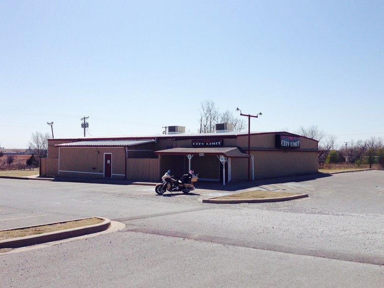 9806 NW Cache Rd, Lawton, OK for sale - Primary Photo - Image 1 of 1