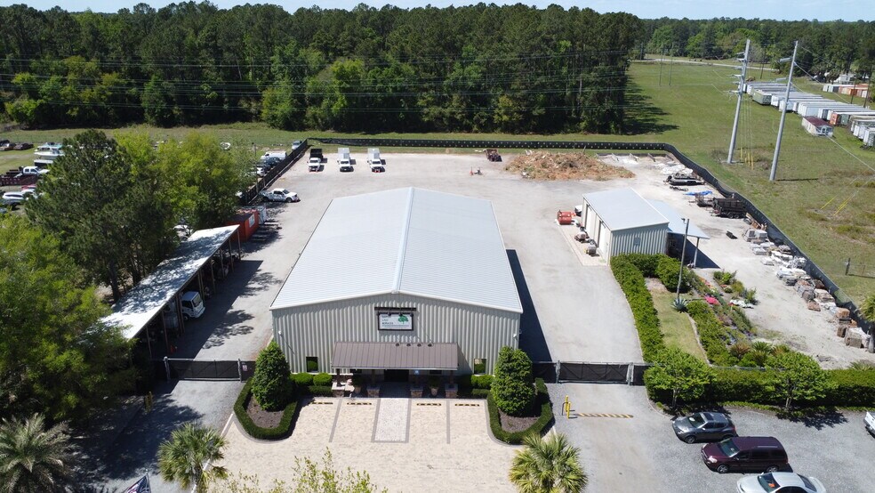 1025 Commercial Dr, Brunswick, GA à louer - Photo du bâtiment - Image 2 de 16