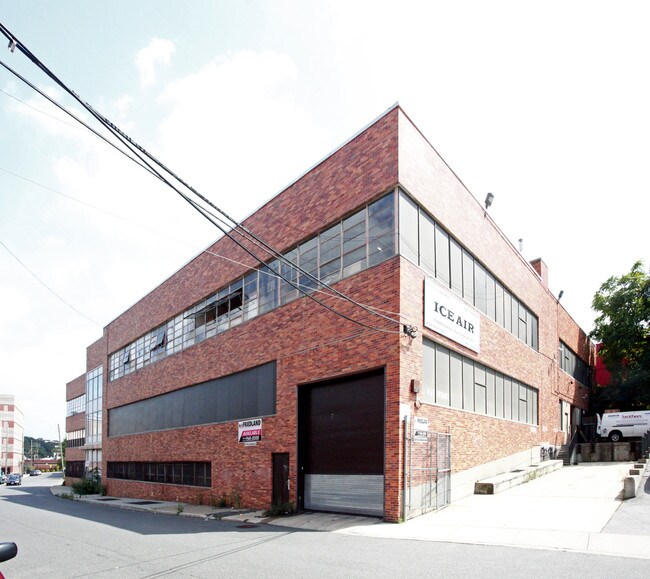 Plus de détails pour 80 Hartford Ave, Mount Vernon, NY - Industriel à louer