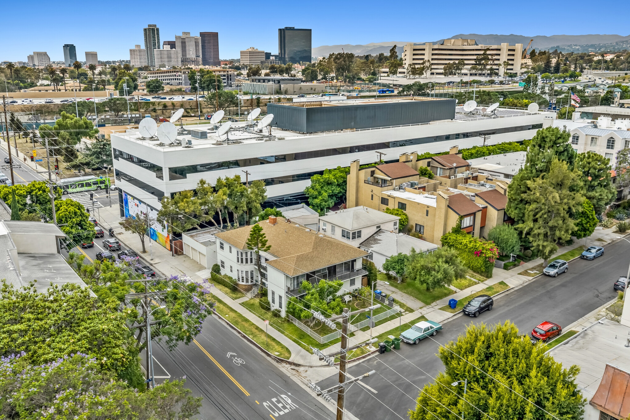 1433 S Bentley Ave & 11061 Ohio Ave portfolio of 2 properties for sale on LoopNet.ca Aerial- Image 1 of 6