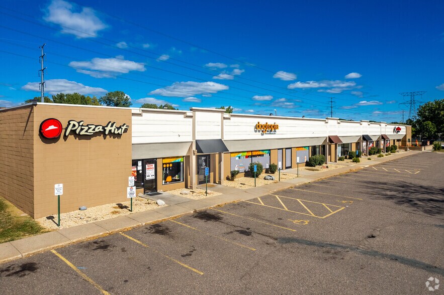2015-2029 Woodlynn Ave, Maplewood, MN à louer - Photo du bâtiment - Image 3 de 9