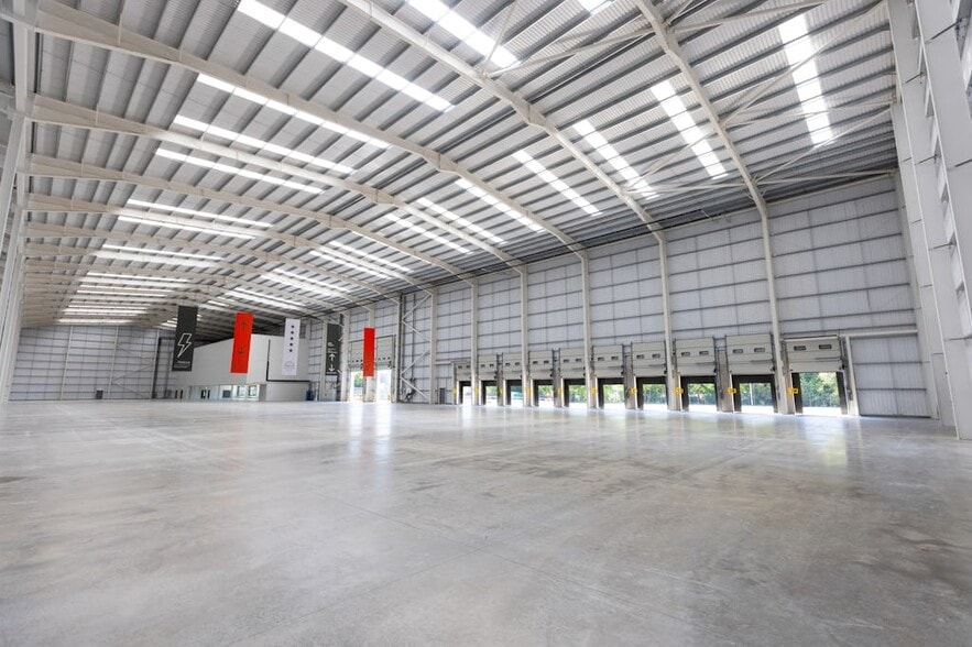 135 Mauretania Rd, Nursling for lease - Interior Photo - Image 2 of 31