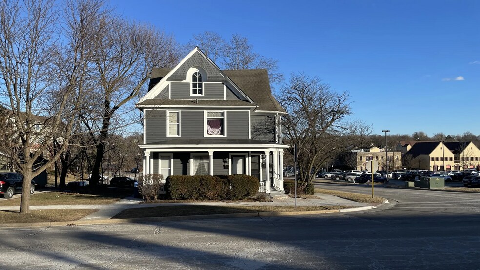 101 N 1st St, Geneva, IL à vendre - Photo du bâtiment - Image 3 de 6