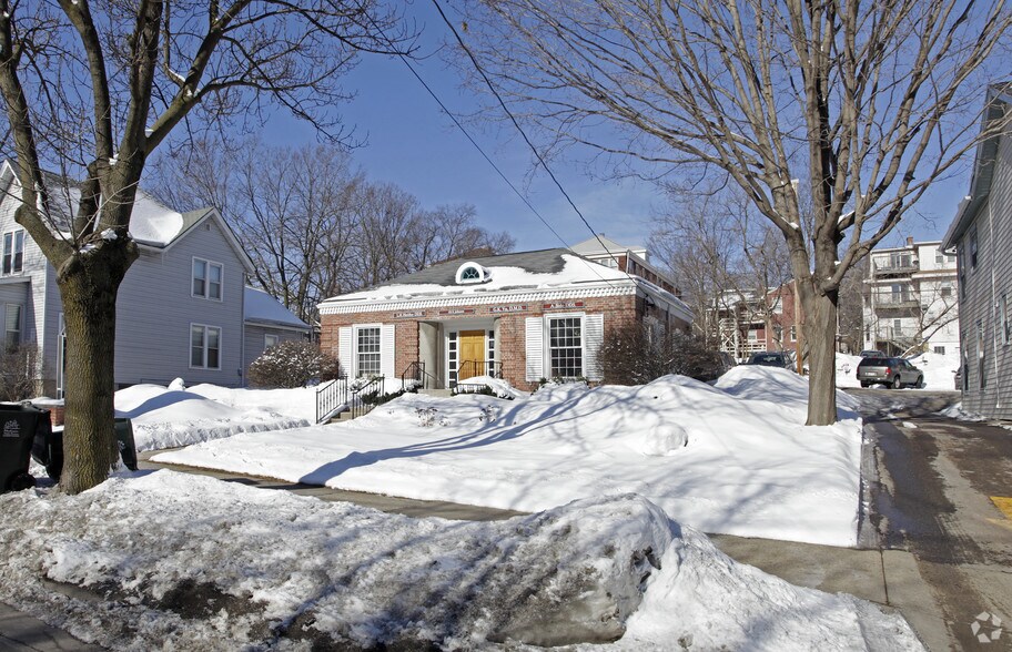 122 E Johnson St, Madison, WI à vendre - Photo du bâtiment - Image 2 de 3