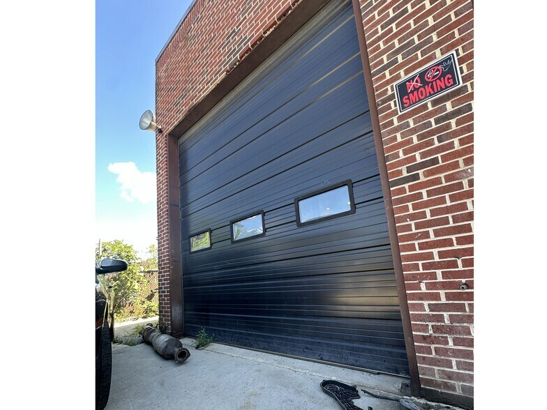 2405 22nd St NE, Washington, DC à vendre - Photo du bâtiment - Image 3 de 21